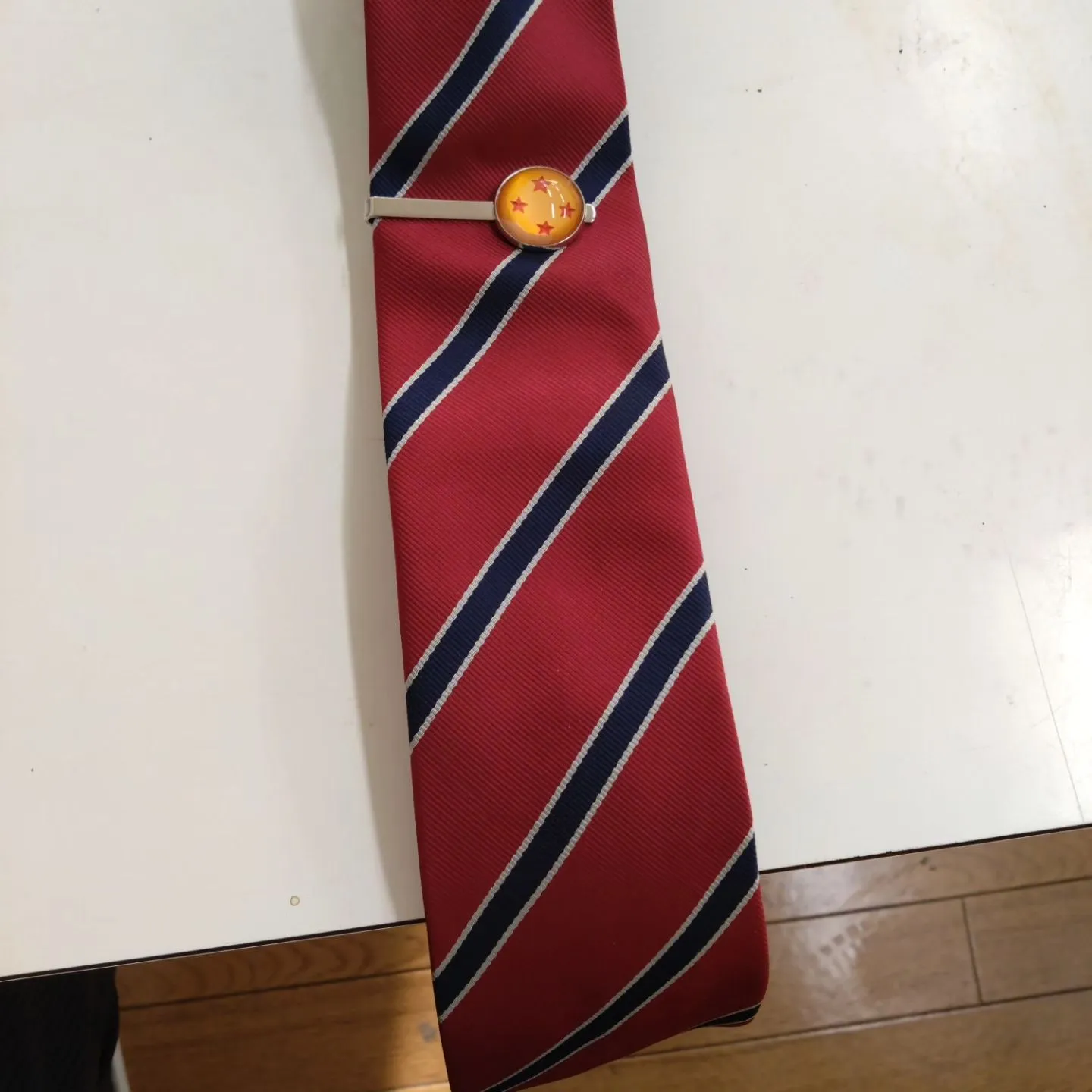 ネクタイを忘れたときに着ける緊急用のネクタイ