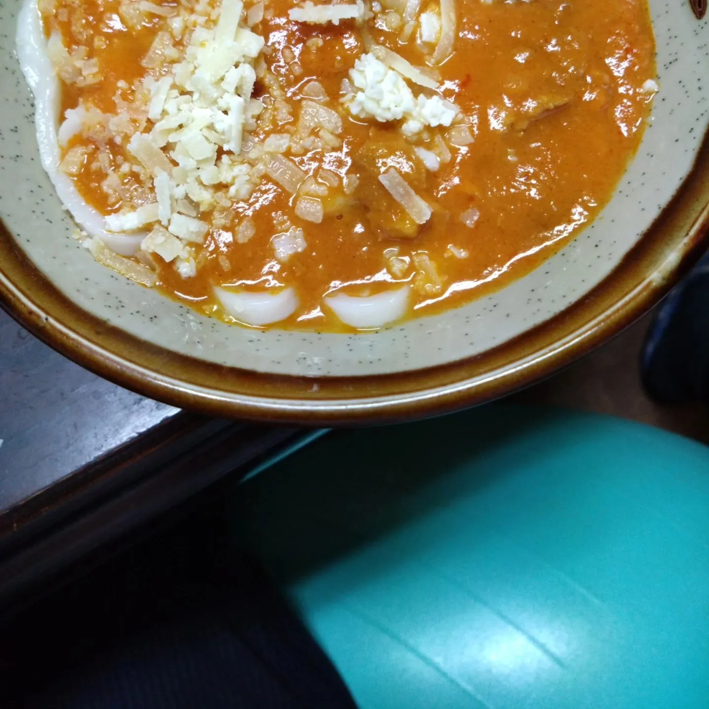 うどんに、カレーをかけてみた