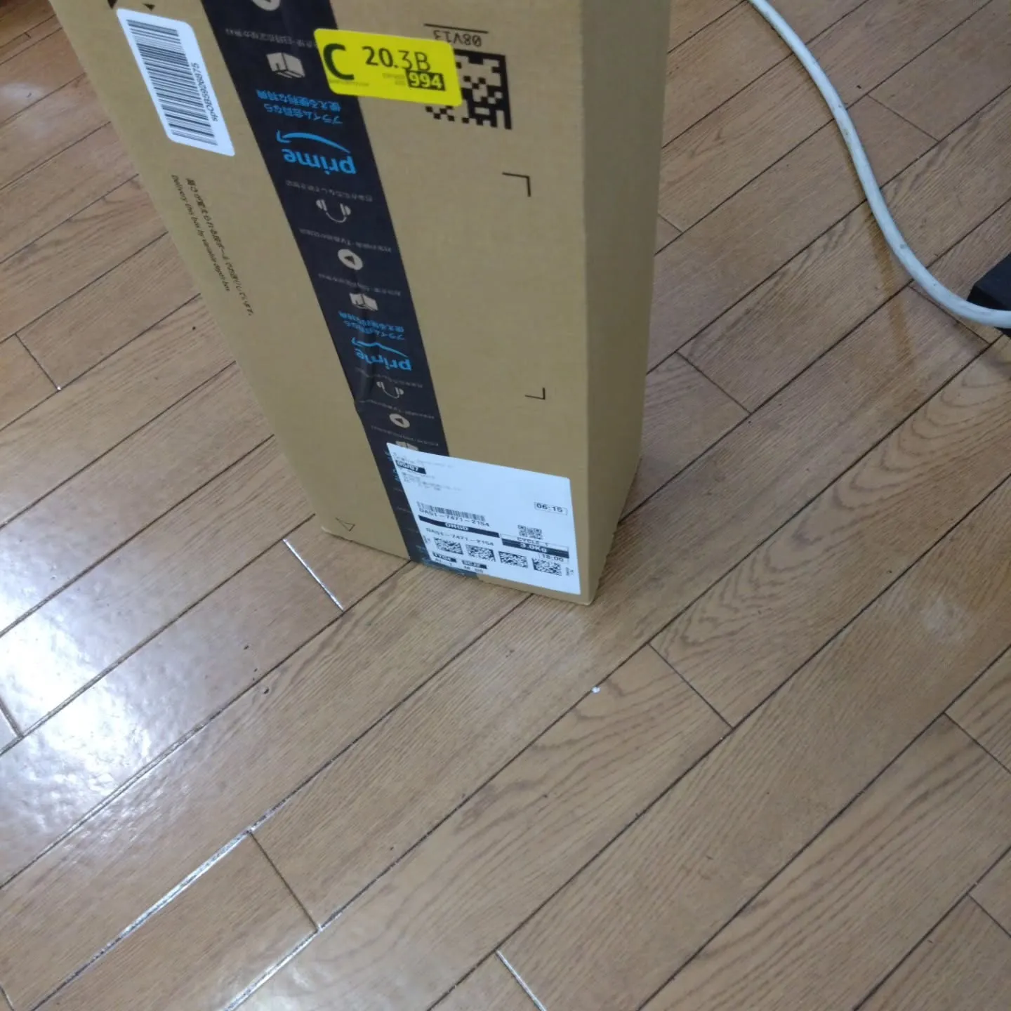 不動産屋さんのデジタルサイネージに、サブモニターをつけました...