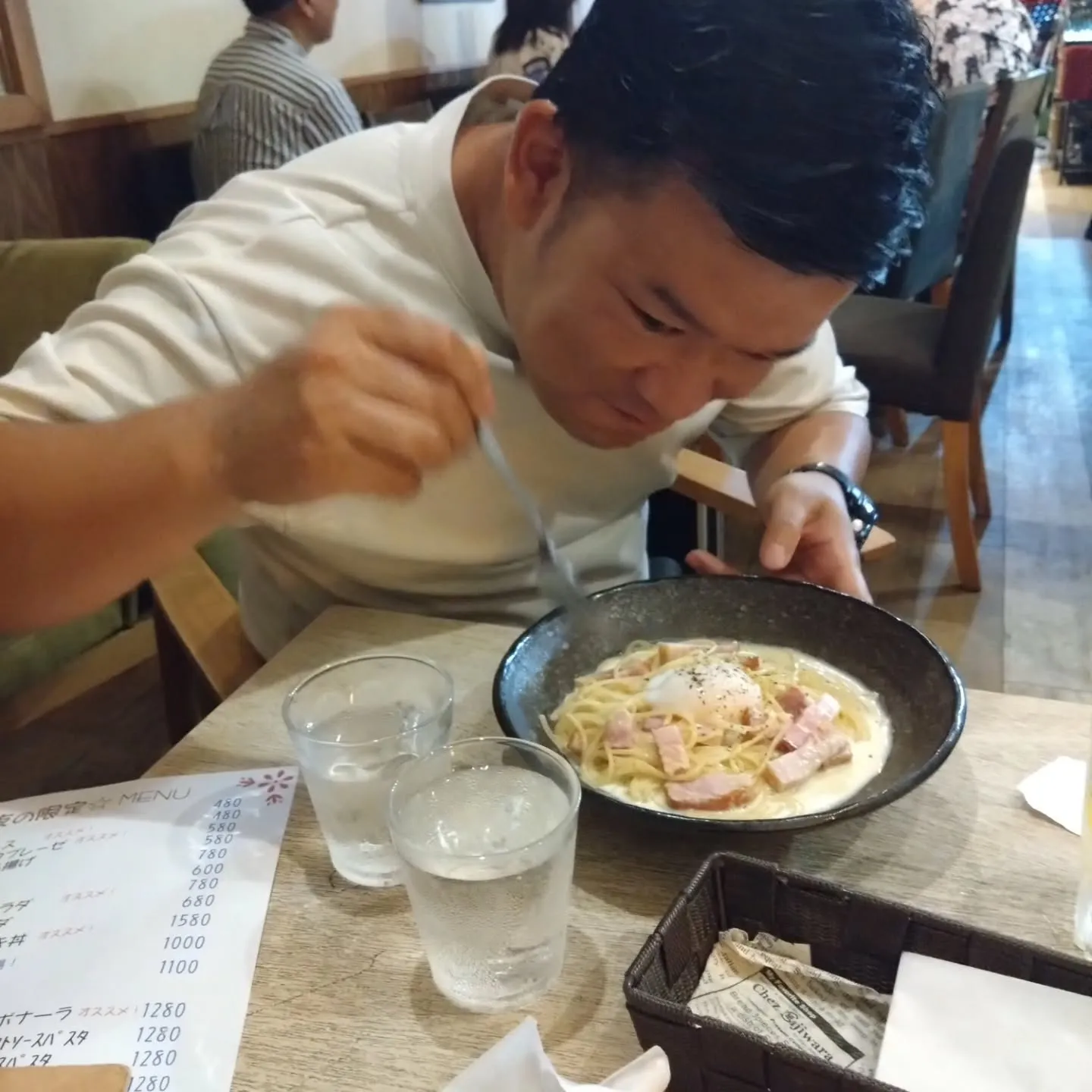 商工会議所の仲間の友人が、ライブに参加するというので行ってき...