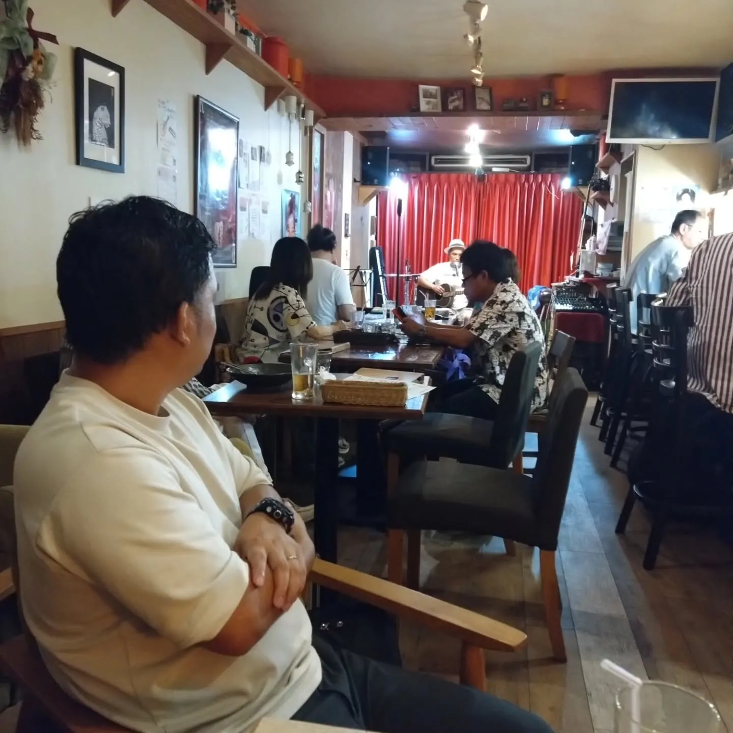 商工会議所の仲間の友人が、ライブに参加するというので行ってき...