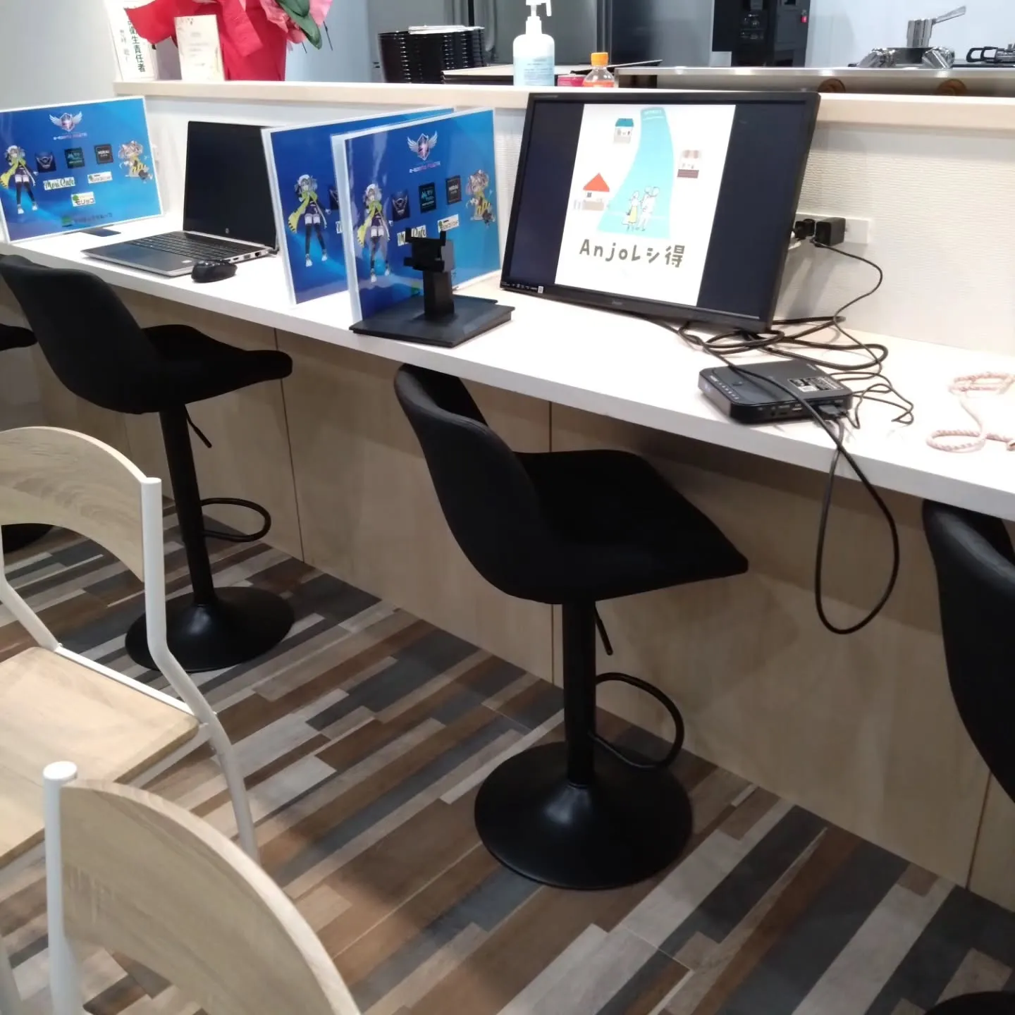 知り合いのツテで、豊明市にある母校のすぐ近くでサイネージの打...