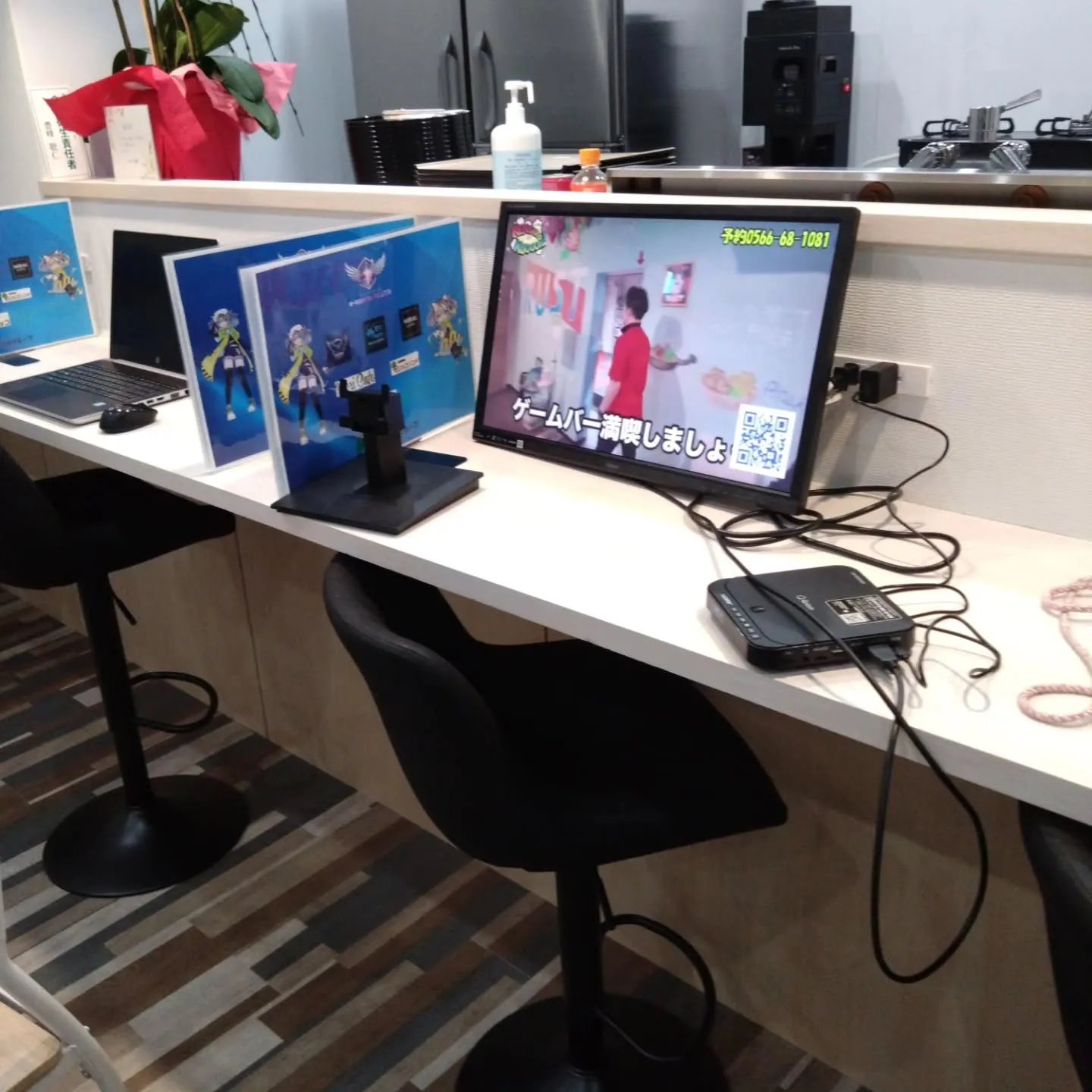 知り合いのツテで、豊明市にある母校のすぐ近くでサイネージの打...